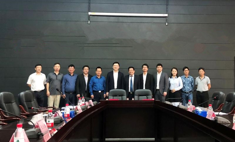 日东科技与广东工业大学签订战略合作协议